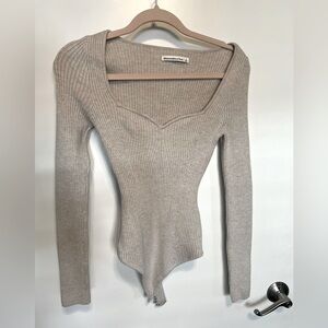 NWOT Abercrombie Oatmeal Bodysuit